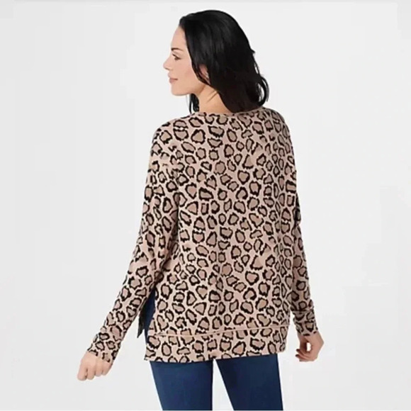 Rachel Hollis Cheetah Print Crew neck Sweatshirt Size Large - Picture 2 of 8